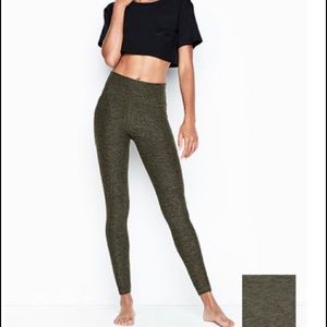 Victoria Secret “Our Softest Legging Ever” - L
